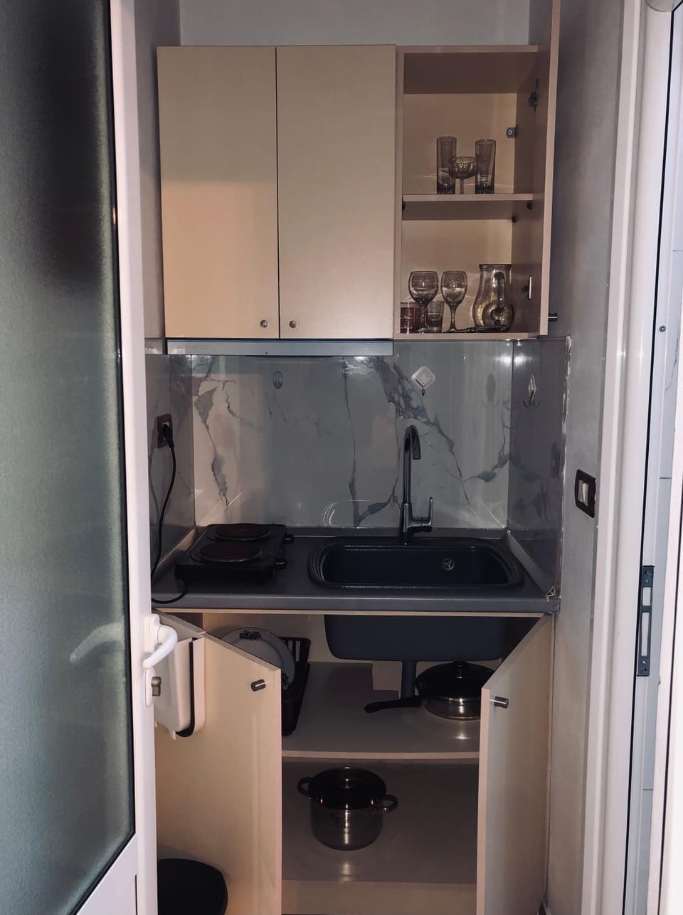Kitchen or kitchenette