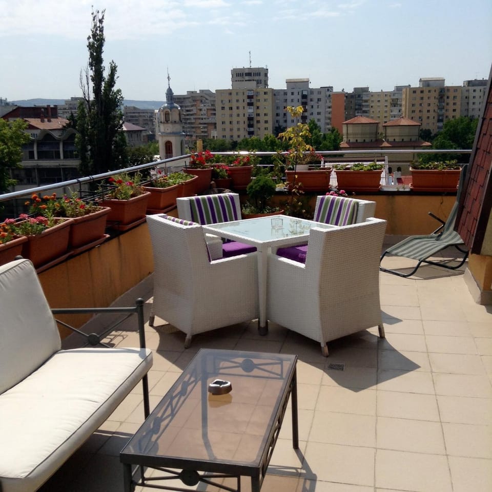 Day, Balcony/Terrace, City view