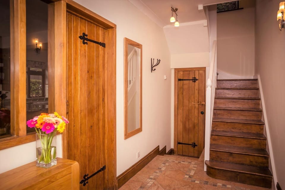 Riverbank Cottage - idyllic riverside country cottage on South Downs Villa in Alfriston