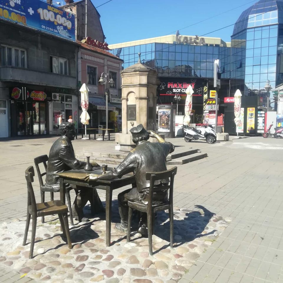 Property building, Nearby landmark, Neighbourhood, City view, Street view, Location