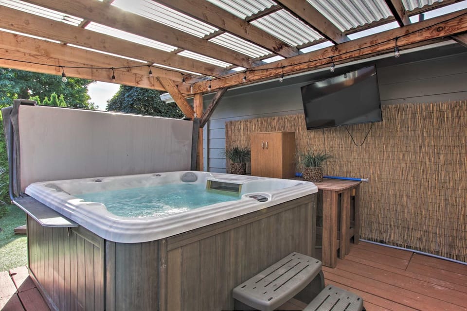 Hot Tub and Theater Room Tropical Springfield Home House in Springfield