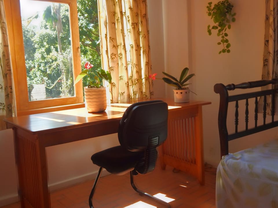 Photo of the whole room, Garden view, Mountain view