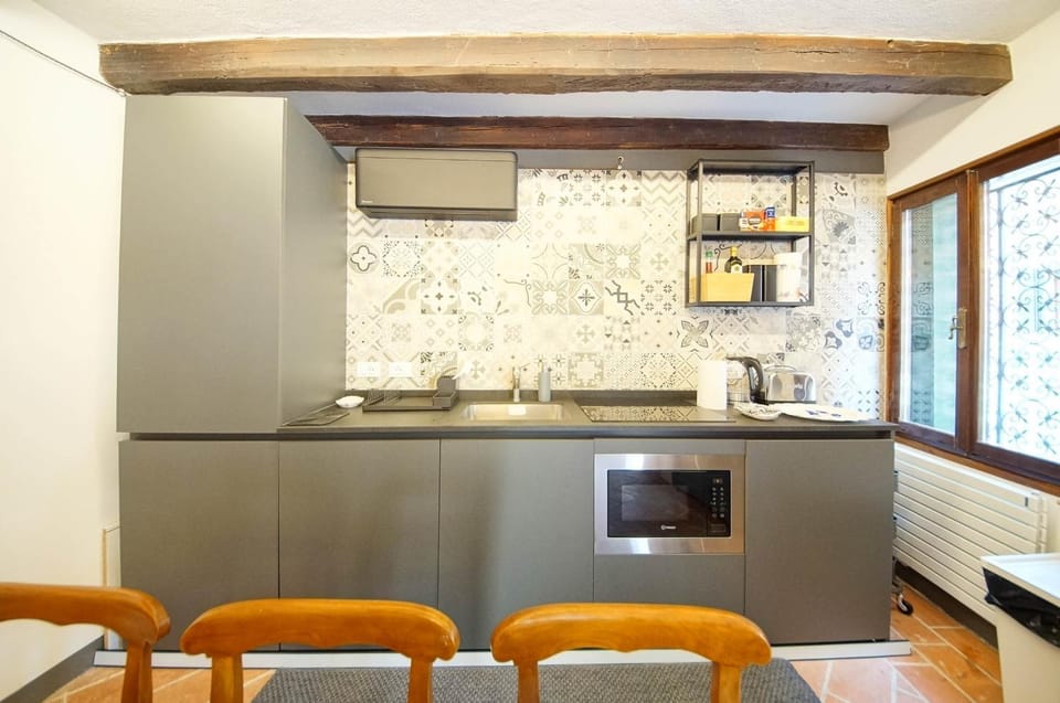 Kitchen or kitchenette, kitchen