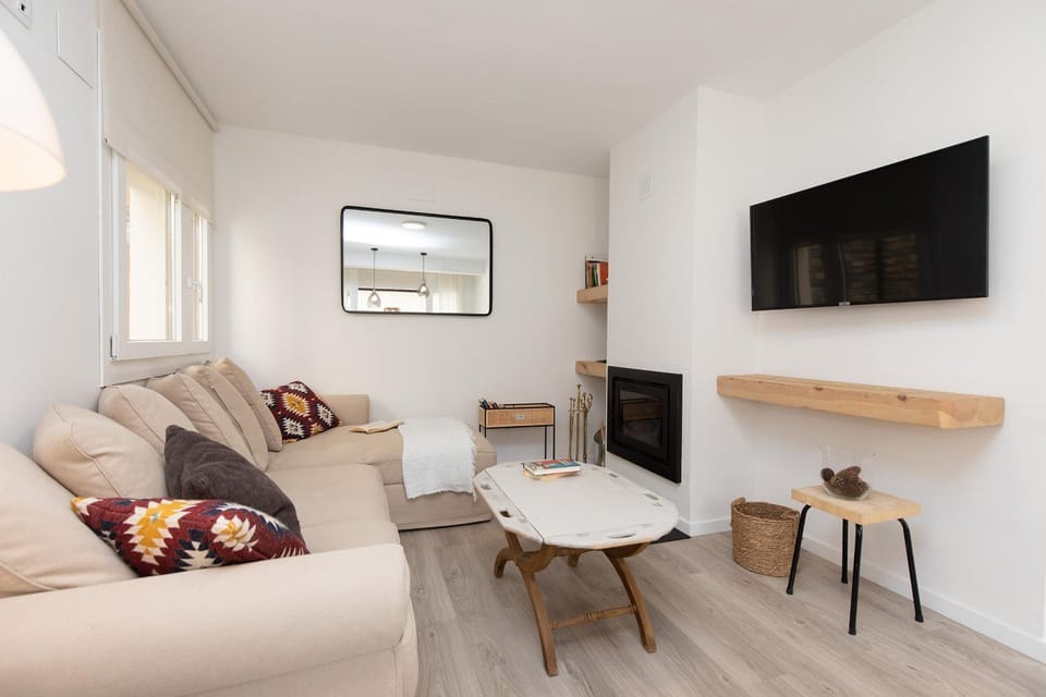 Communal lounge/ TV room, Living room