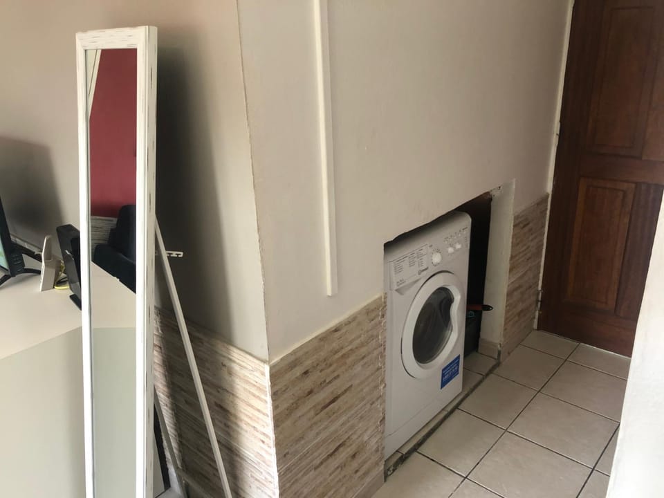 Living room, washing machine