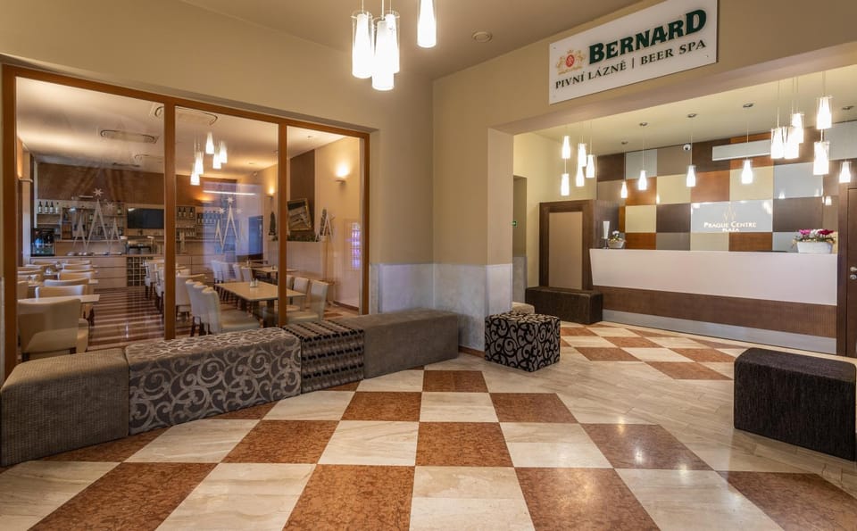 Lobby or reception, Lounge or bar