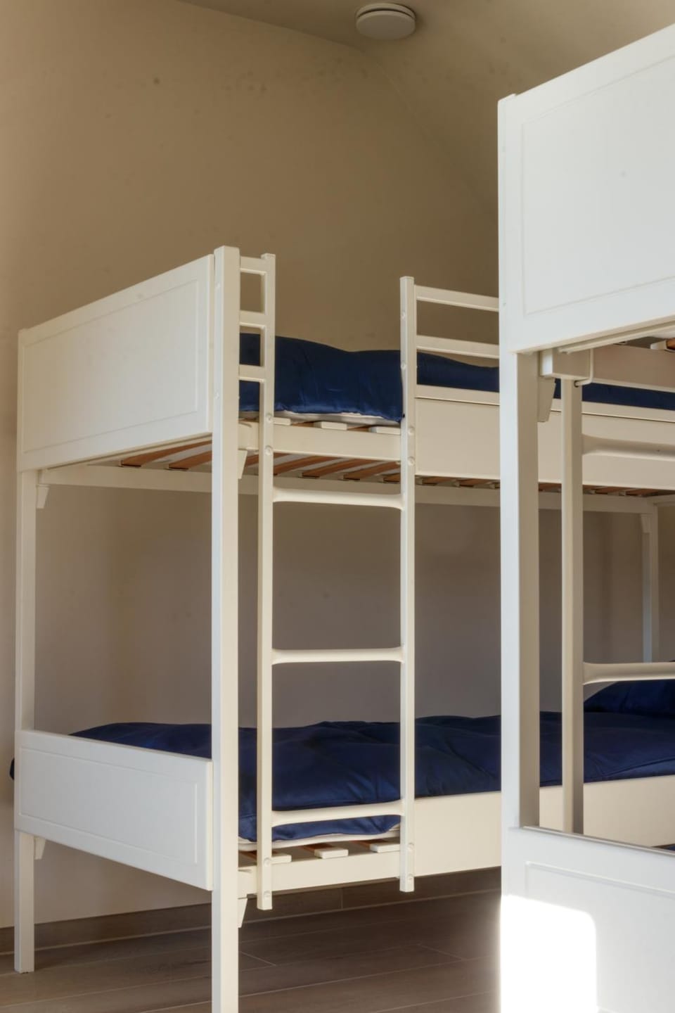 Bedroom, bunk bed