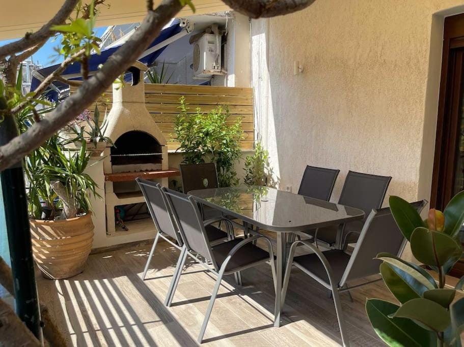 Balcony/Terrace, Seating area, Dining area, Garden view