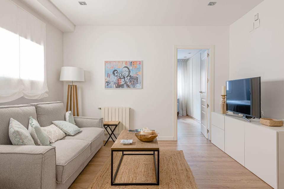 Communal lounge/ TV room, Living room