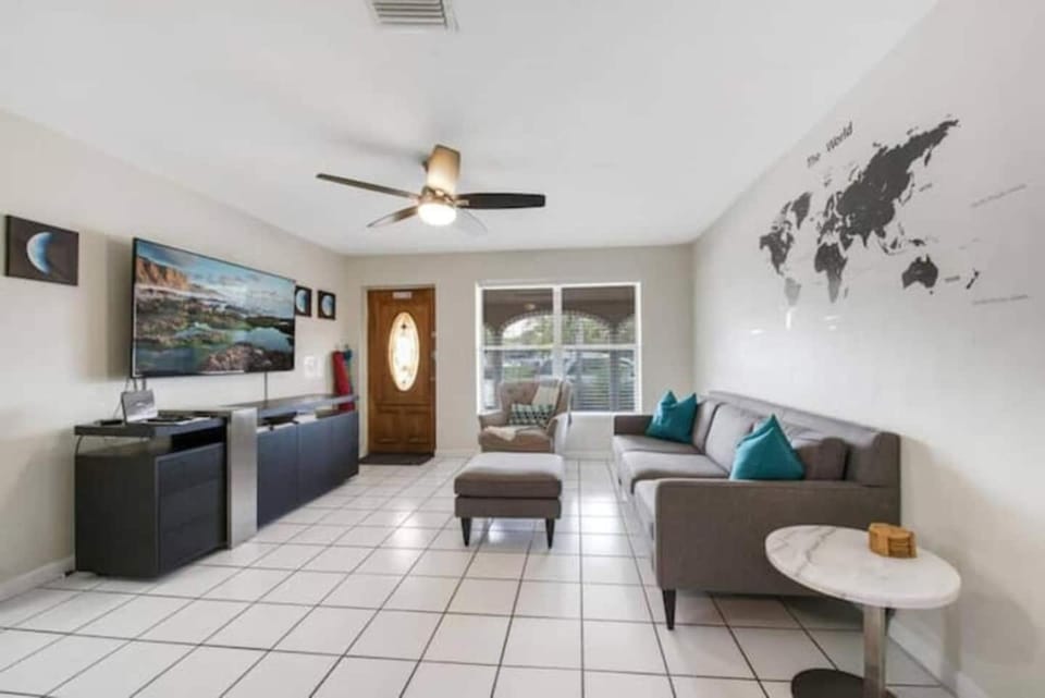 5140 Duplex by Dream Vacation Apartment in Oakland Park