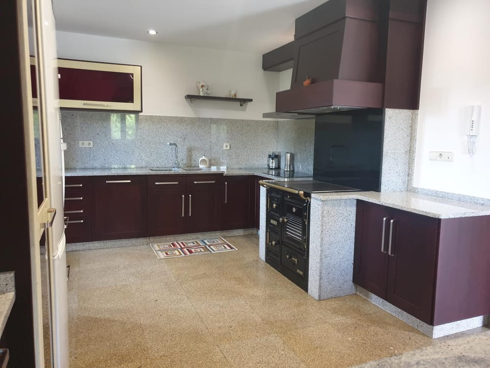 Villa Rosa House in Galicia