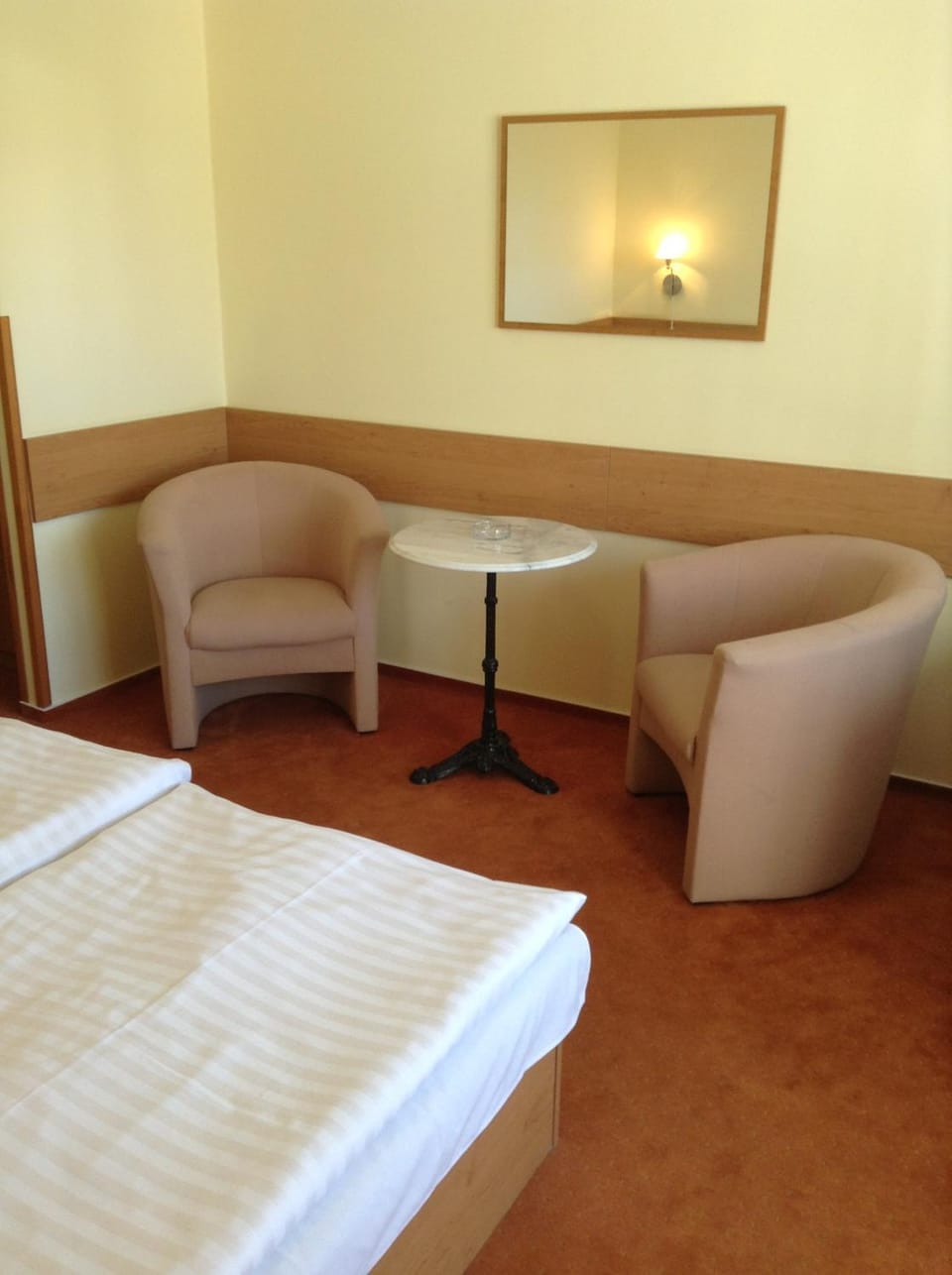 Bed, Seating area