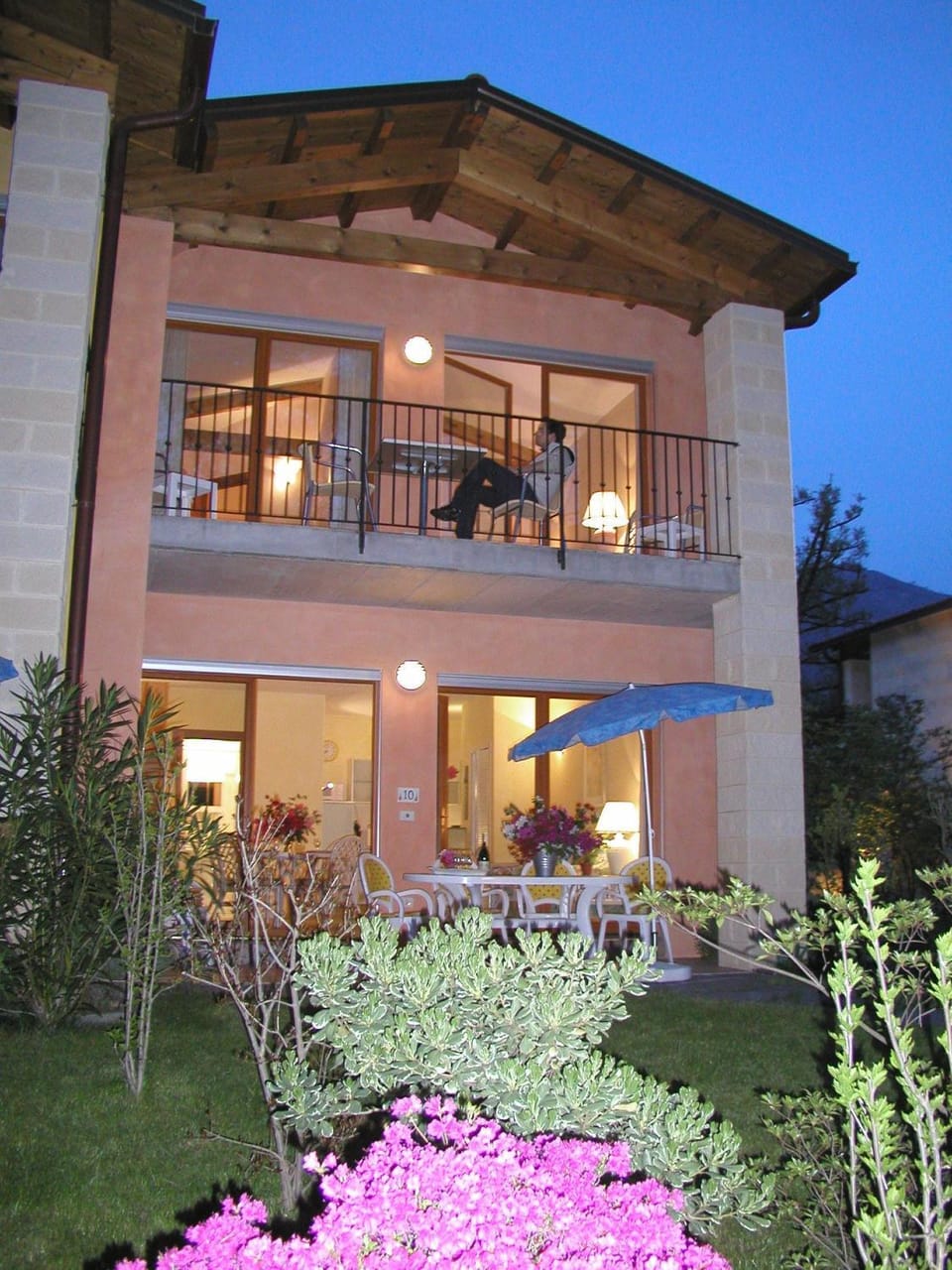 Facade/entrance, Garden, Balcony/Terrace