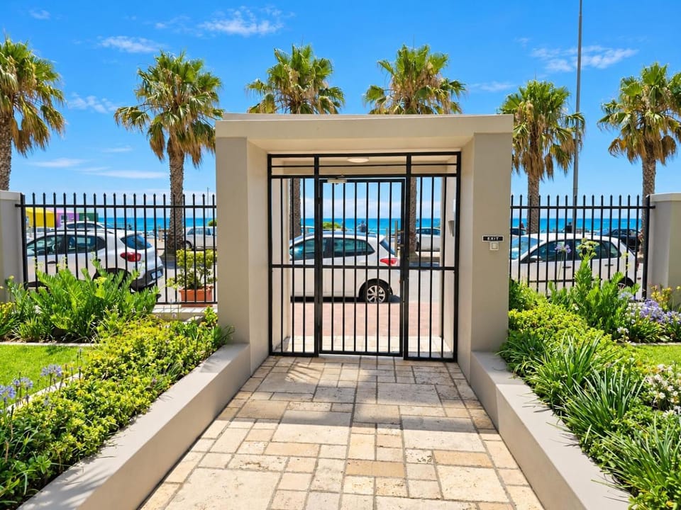 Perfect Beachfront Apartments Apartment in Sea Point