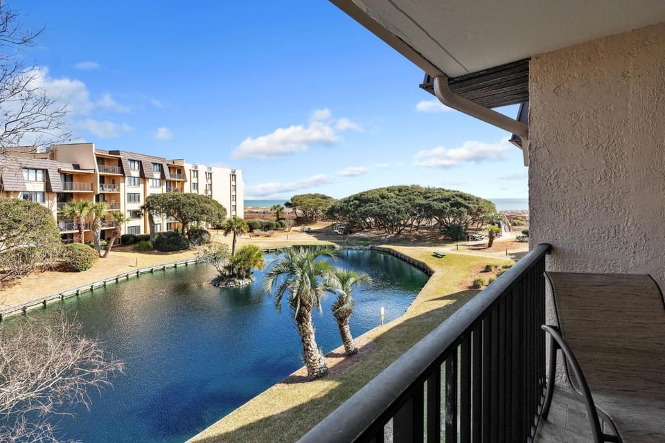 Patio, Day, View (from property/room), Balcony/Terrace, Lake view