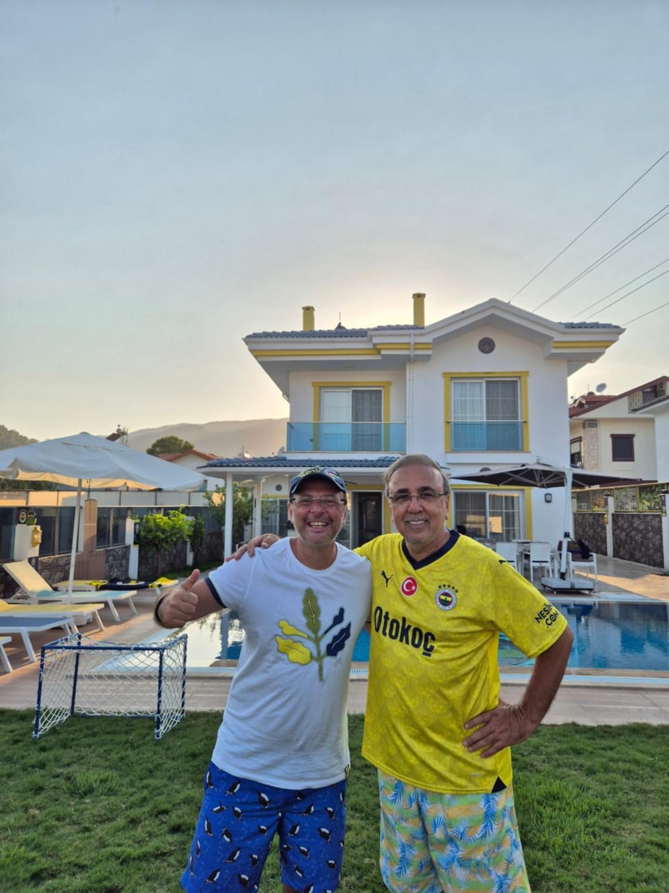 Property building, Day, People, Natural landscape, Guests, Pool view, Swimming pool, group of guests, sunbed