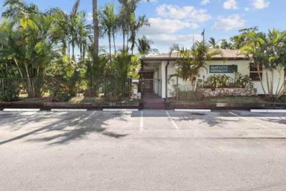 Beach Apart by Dream Vacation unit 1 Apartment in Riviera Beach