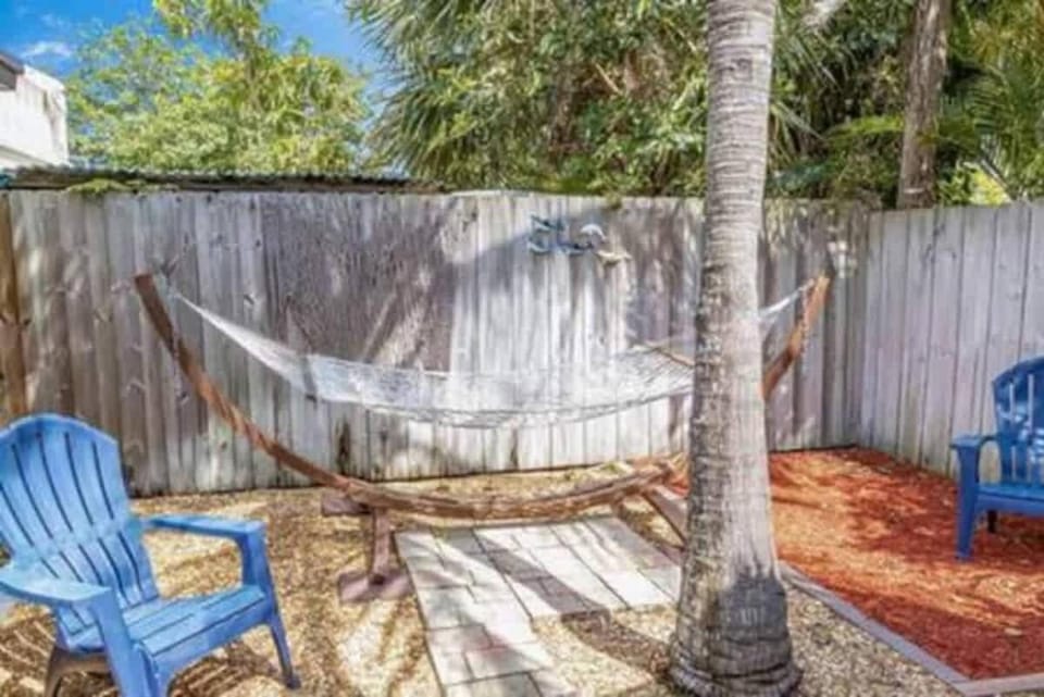 Beach Apart by Dream Vacation unit 1 Apartment in Riviera Beach