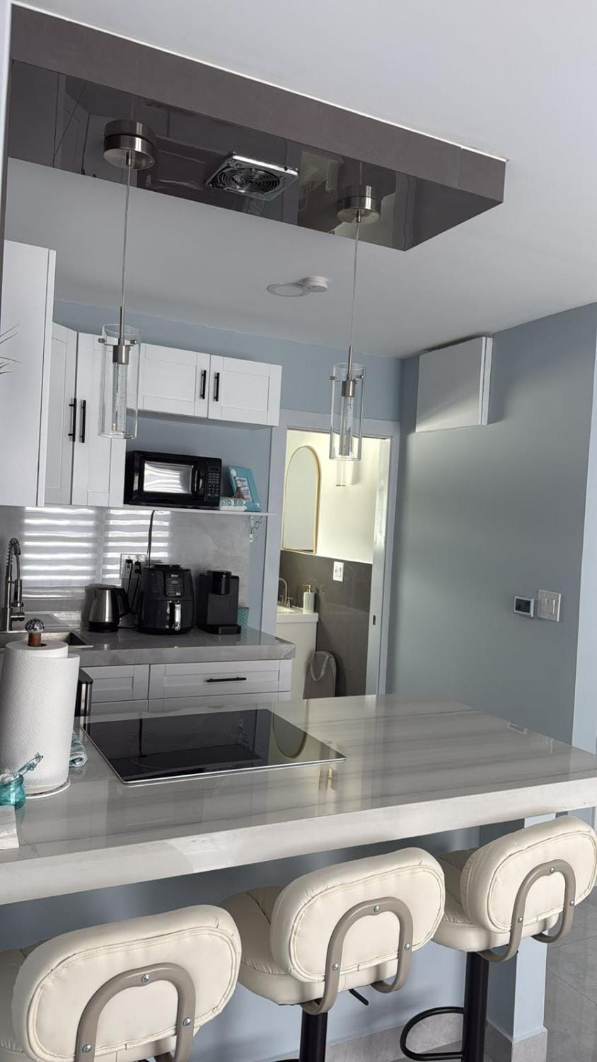 Olive Studio Apart unit 3 by Dream Vacation Apartment in West Palm Beach