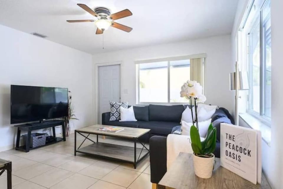 The peacock villa 1 by Dream Vacation House in Fort Lauderdale