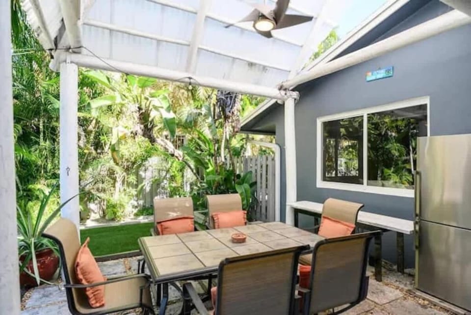 Peacock Villa 2 by Dream Vacation House in Fort Lauderdale