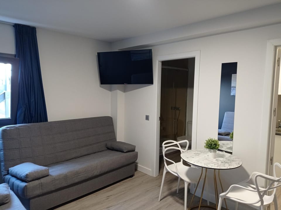 TV and multimedia, Living room, Dining area