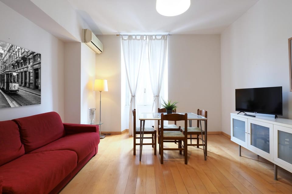 Communal lounge/ TV room, Dining area, Evening entertainment