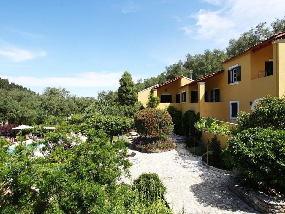 Property building, Day, Garden, Garden view