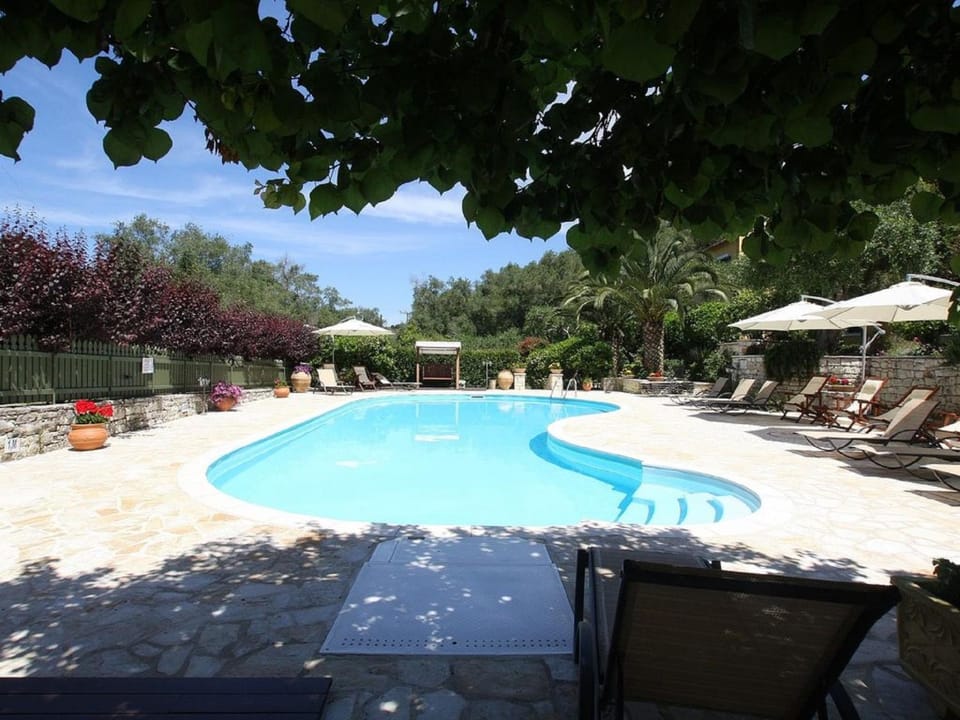 Day, Swimming pool, Swimming pool, sunbed