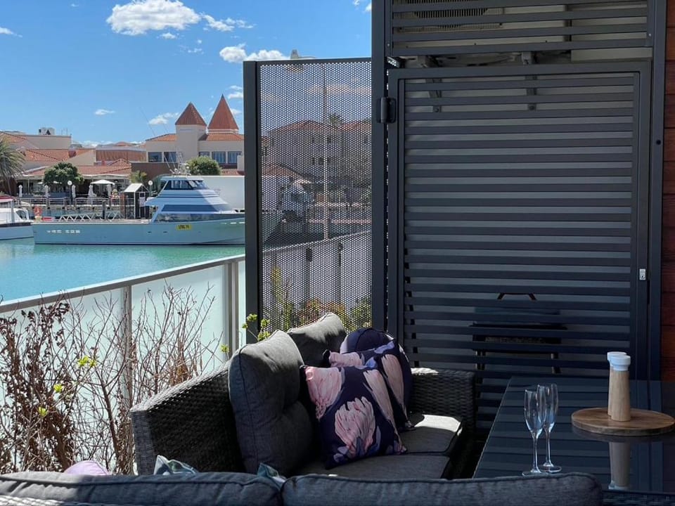 Mariner's Cove ~ Luxe Waterfront Apartment Apartment in Perth
