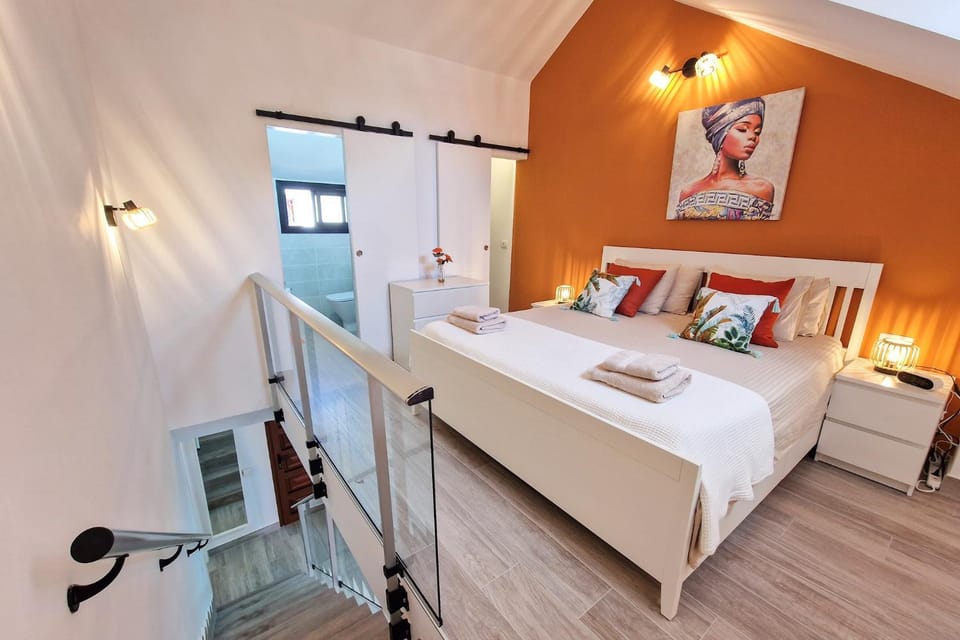 Bed, Bedroom