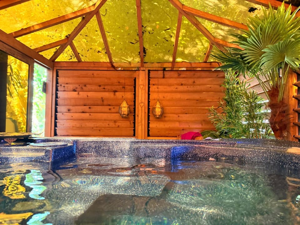 Hot Tub, Spa and wellness centre/facilities