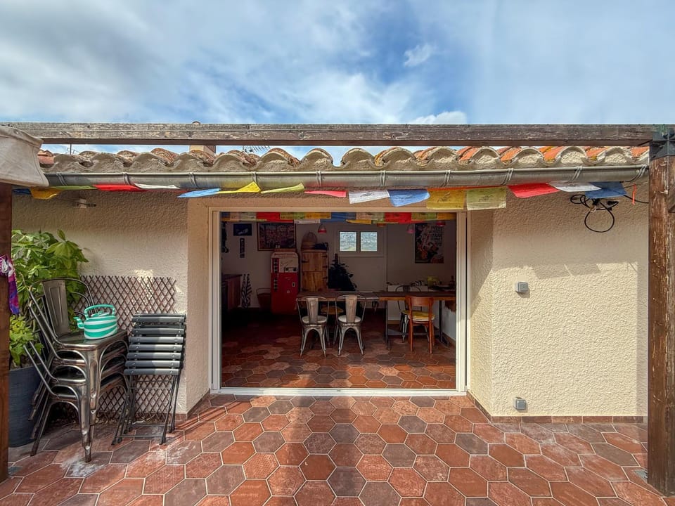 View (from property/room), Balcony/Terrace, Dining area