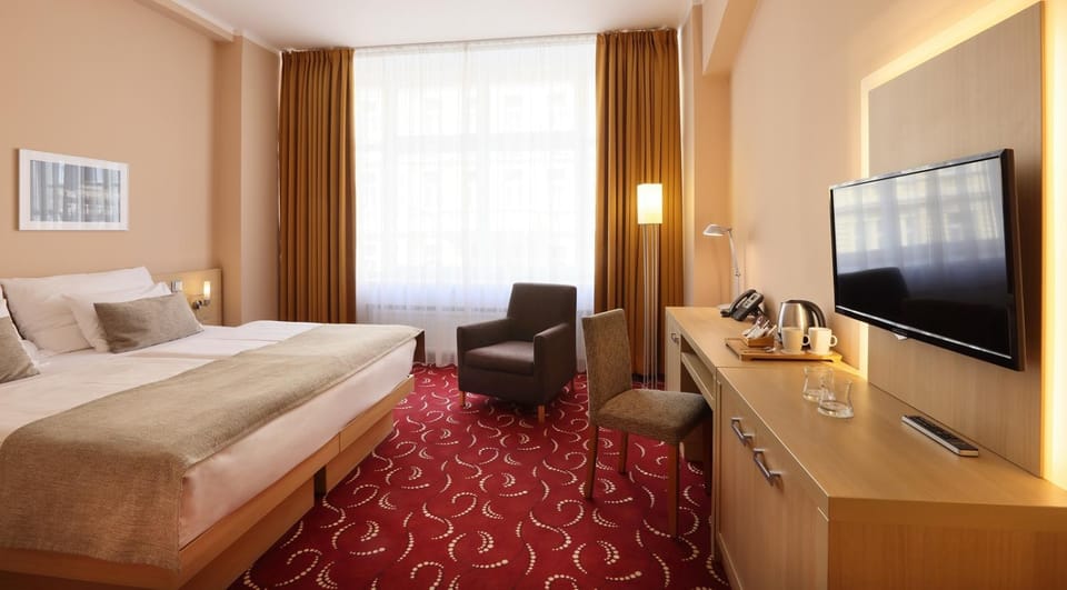 Seating area, Bedroom