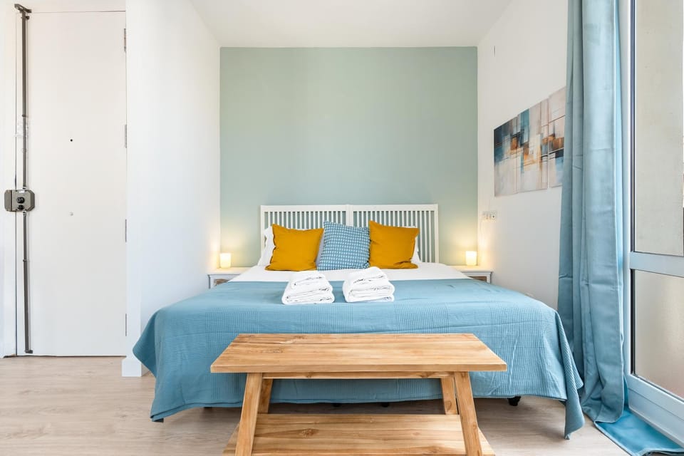 Bed, Photo of the whole room, Bedroom