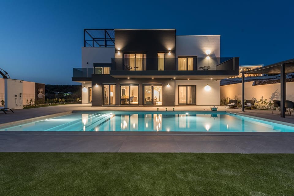 Property building, Swimming pool