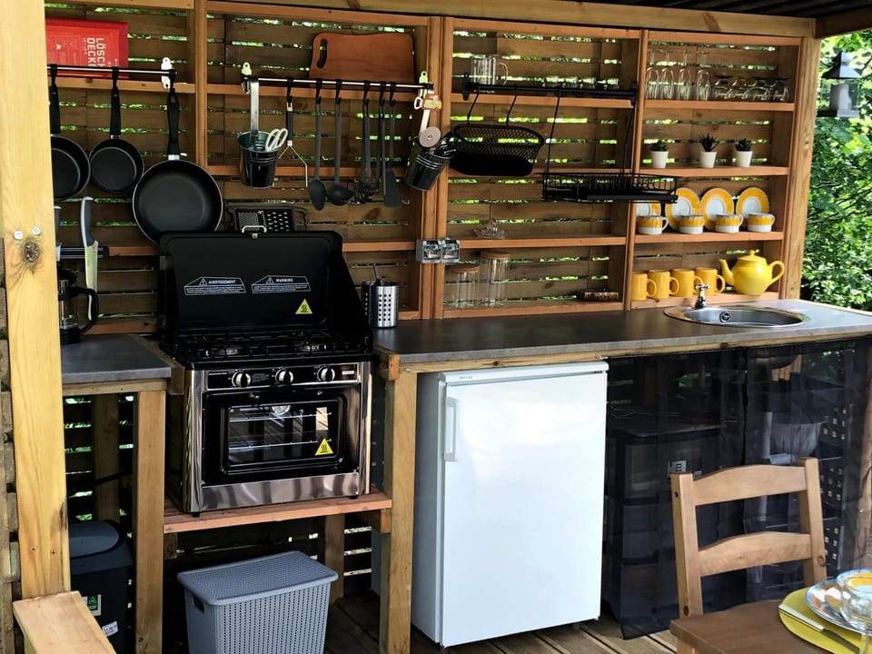 Kitchen or kitchenette, stove