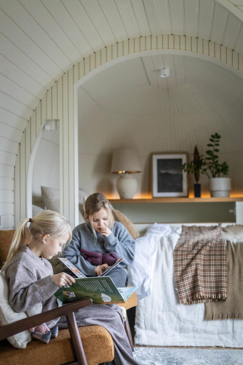 People, Living room, Seating area, children, Family