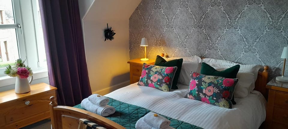 Strome Lodge Bed and Breakfast in Inverness