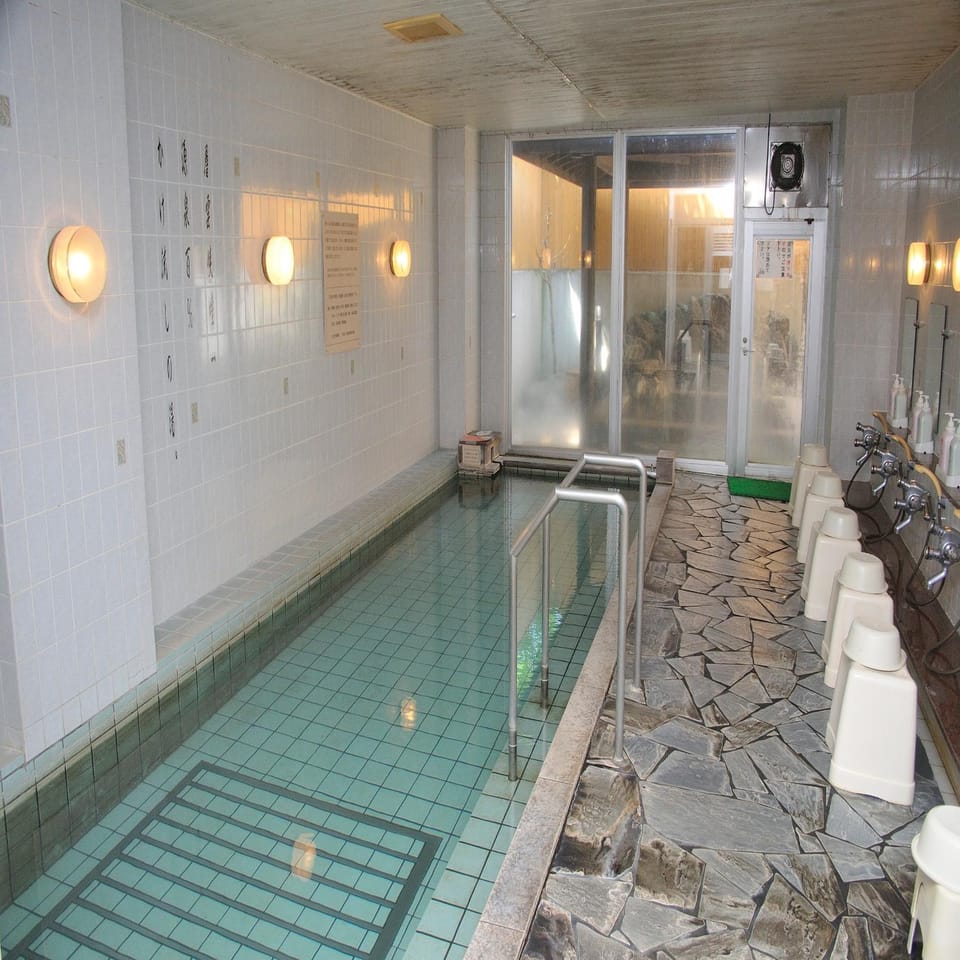 Hot Spring Bath, Bathroom