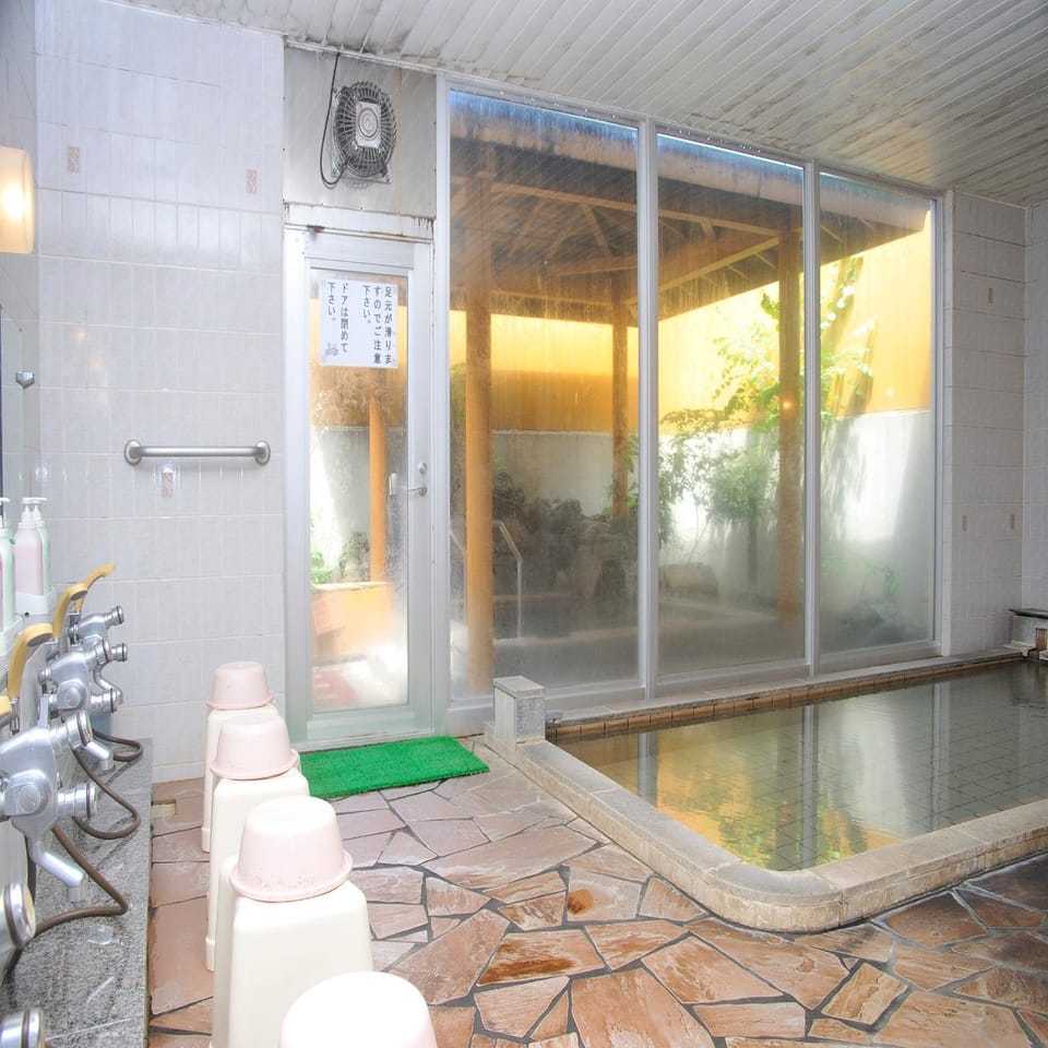 Hot Spring Bath, Bathroom