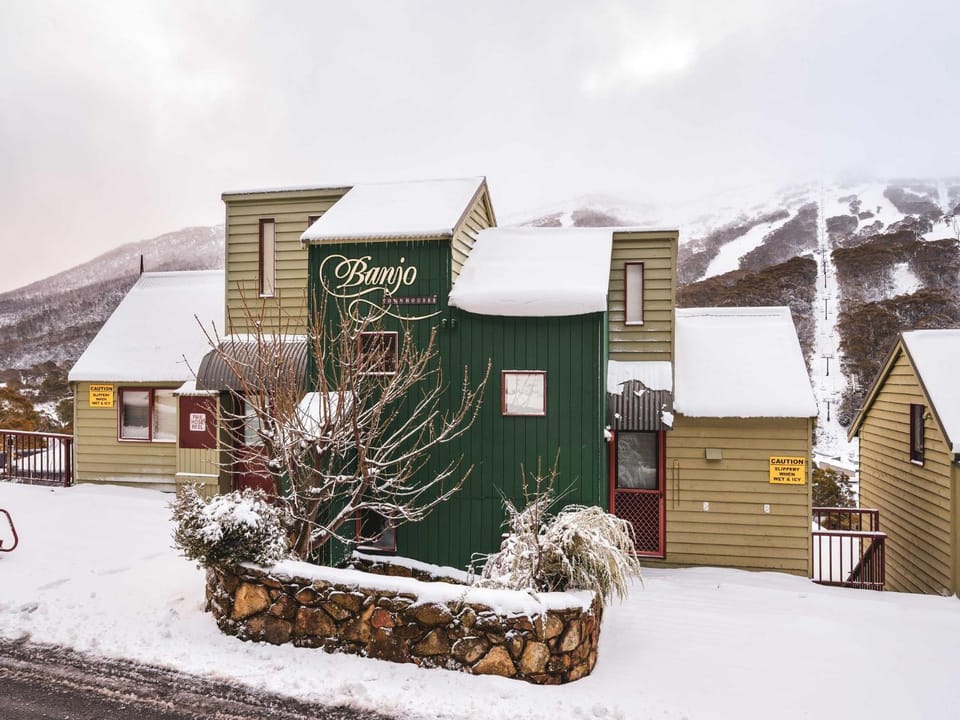 Property building, Winter, Mountain view