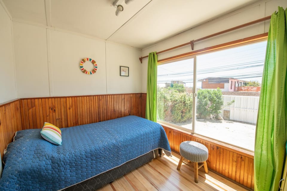 Photo of the whole room, Bedroom
