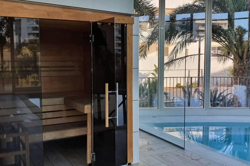 Sauna, Swimming pool