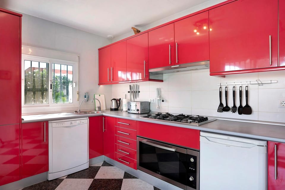Kitchen or kitchenette, Living room