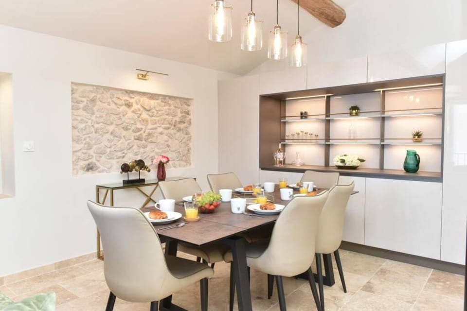 PICASSO by the sea Luxurious design house sea view old Antibes for 6 Villa in Antibes