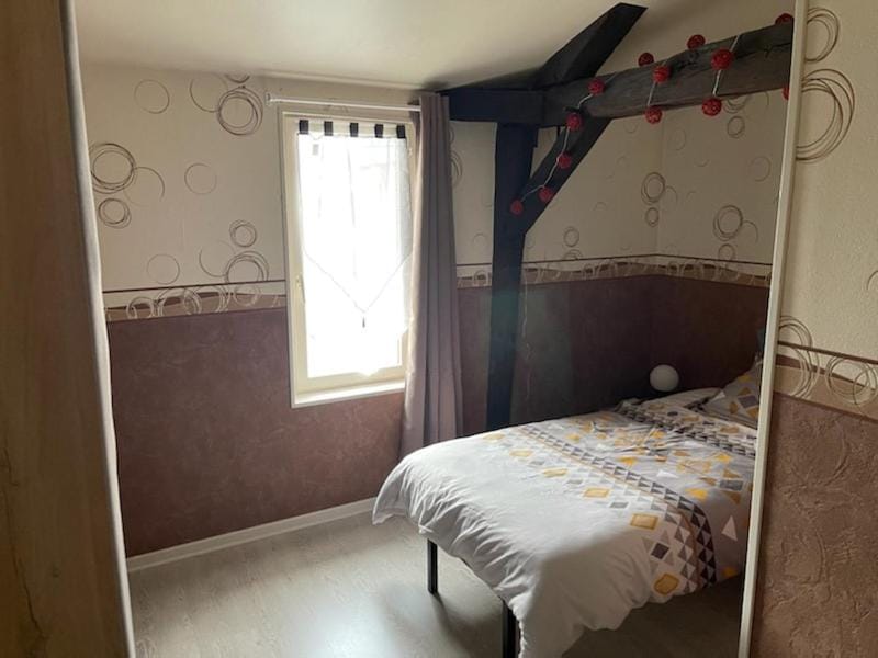 Chambre simple avec WiFi châtellerault Vacation rental in Centre-Val de Loire