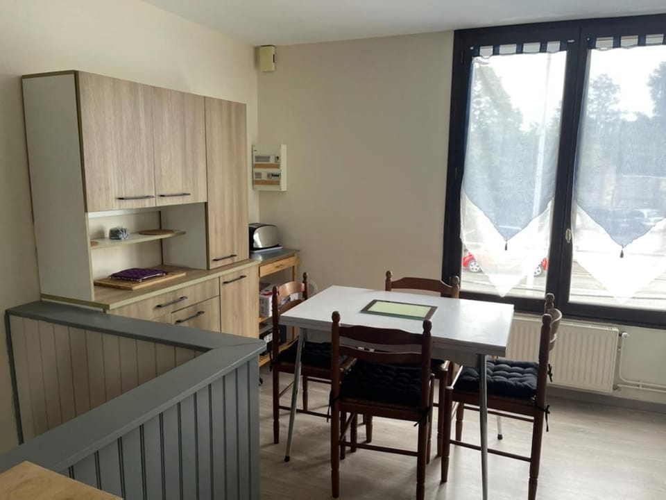 Chambre simple avec WiFi châtellerault Vacation rental in Centre-Val de Loire