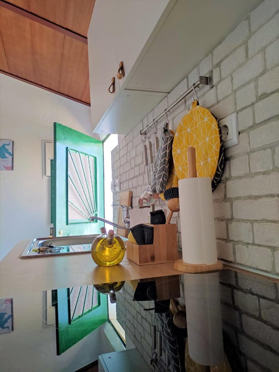 Kitchen or kitchenette, Dining area, Communal kitchen, kitchen