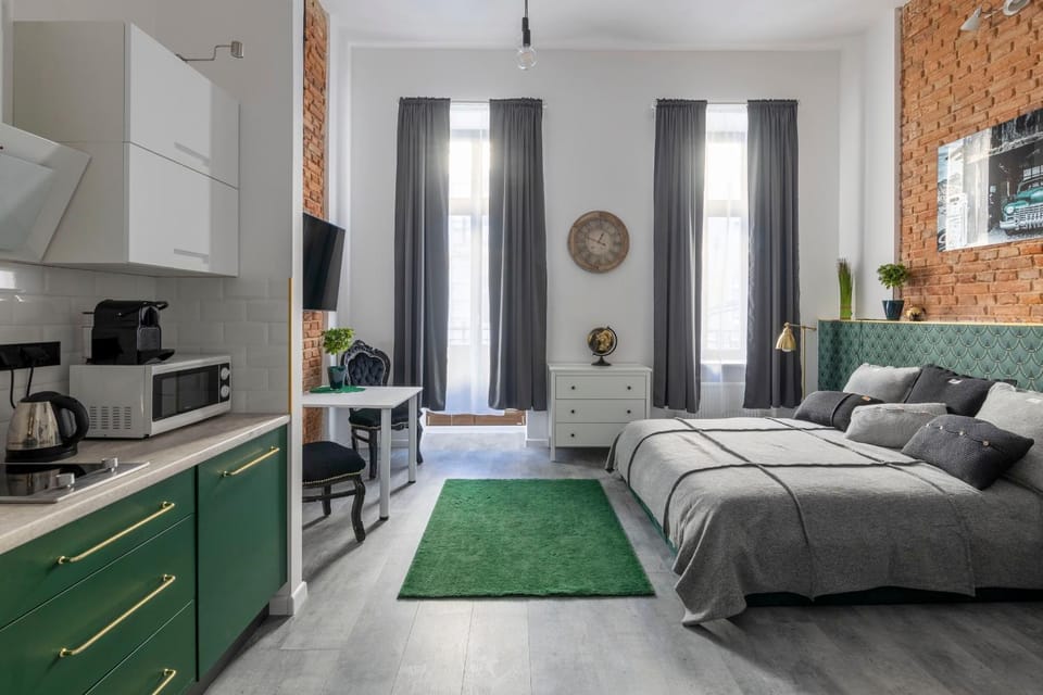 Bed, TV and multimedia, Kitchen or kitchenette, Photo of the whole room, Bedroom, minibar
